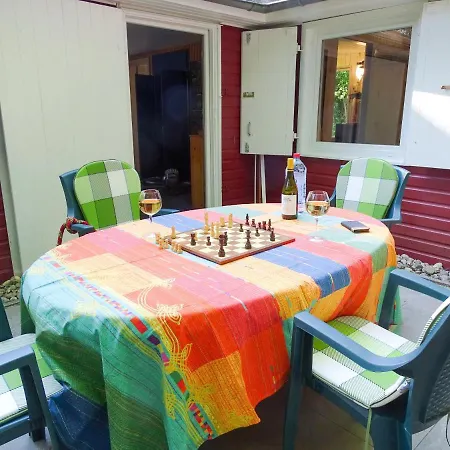 Idyllisches Schwedenhaus In Berensch Hébergement de vacances *